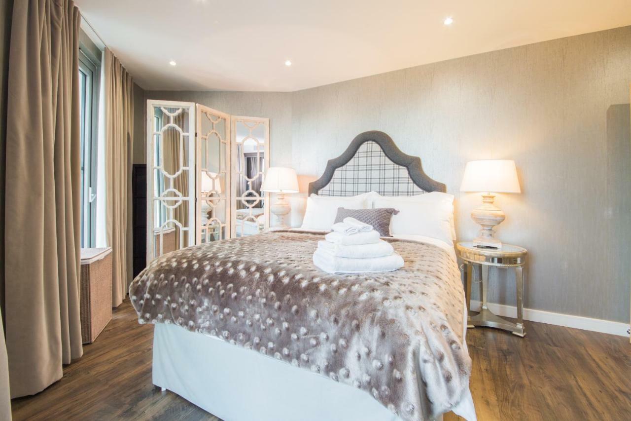 Kew Eye Apartments Brentford London Esterno foto